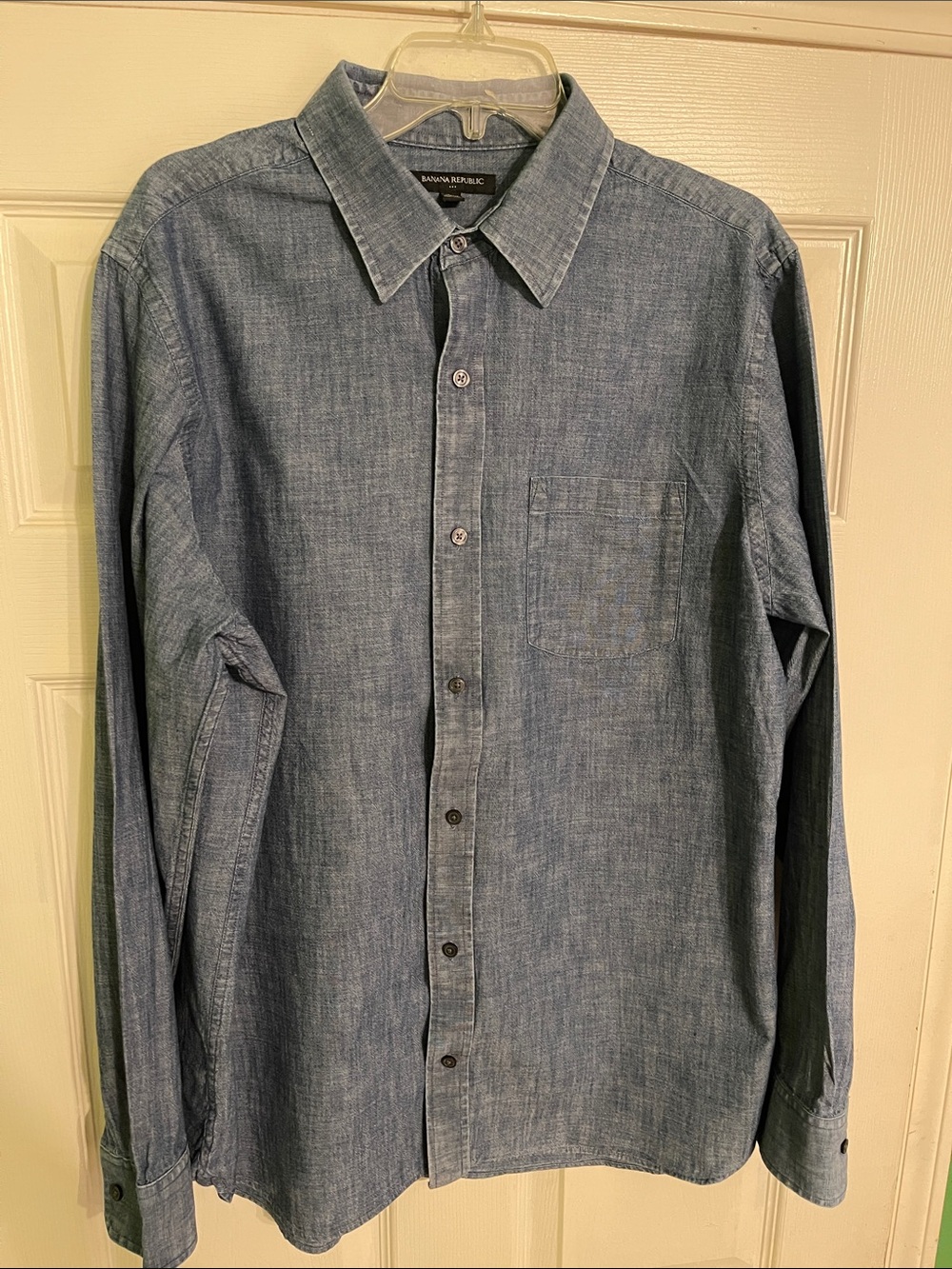 Banana Republic Men's Light Blue Denim-Style Button-Down Shirt